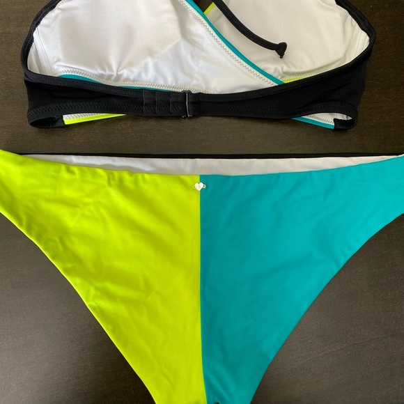 Pink bikini - Picture 2 of 6